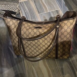 Gucci Beige and Brown Signature Tote